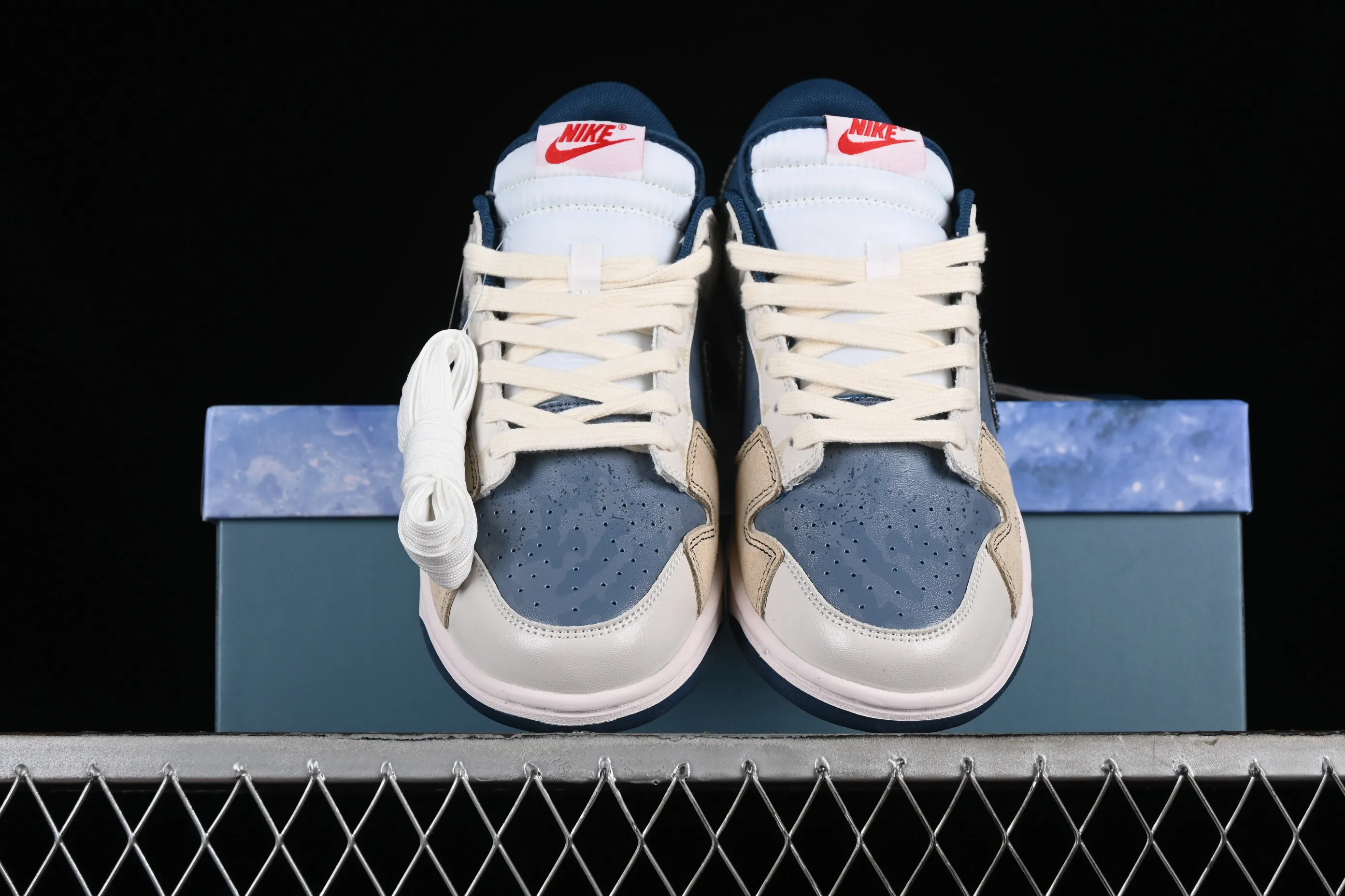 All Categories Nk SB Dunk Series Nk SB Dunk Low Low-top sneakers Nk Dunk Low Panda Prank Wave Fisherman-Fishing in the Lake Blue Brown Low-top casual sneakers DD1391-400